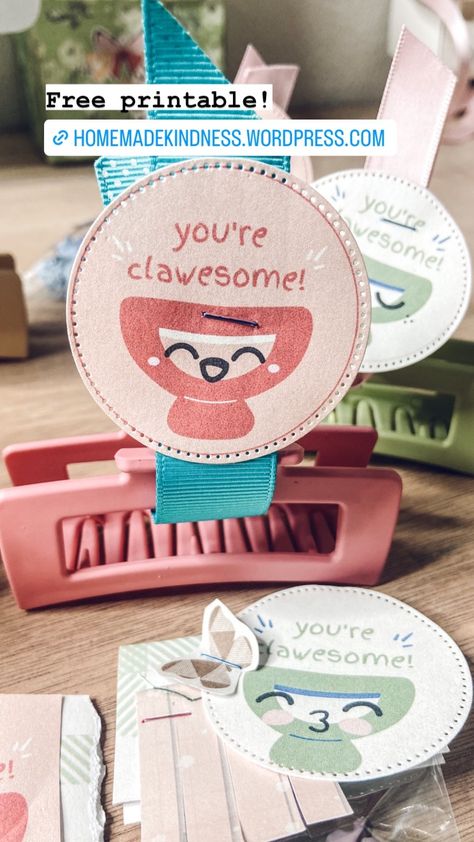 HAIR CLAW VALENTINES GIFT: YOU’RE CLAWESOME – Homemade Kindness Teacher Gift Tags, Easy Diy Gifts, Girls Camp, Hair Claws, Valentines Gift, Gifts For Coworkers, Claw Clip, Square Design, Gift Tag