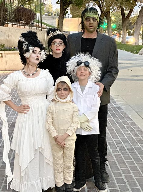 Halloween Costume for Couples – Frankenstein and Bride with Little Monsters A Halloween Costume for couples makes parties and trick or treating so much more fun. And matching family costumes brings it up to a whole ‘nother level! This Frankenstein and Bride couples costume is perfect and pretty easy to add in a few little […] Bride Couples Costume, Kids Frankenstein Costume, Frankenstein Couple Costume, Frankenstein Costume Diy, Matching Family Costumes, Halloween Costume For Couples, Frankenstein Party, Frankenstein Halloween Costumes, Costume For Couples