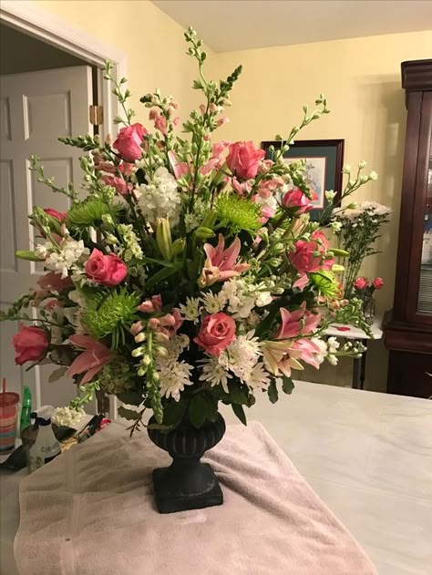 Flower vase, vase arrangement, home decor. Gladiolus Arrangements, Beautiful Flower Vase, Alter Flowers, Casket Flowers, Gravesite Decorations, Rose Flower Arrangements, Large Floral Arrangements, Spring Flower Arrangements, Altar Flowers