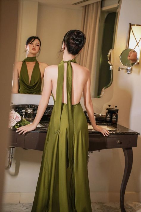 Drop Neck Silk Maxi Dress Wedding Guest Dress Open Back Long Dress Cocktail Event Dress - Etsy Australia Silk Dresses Outfit, Robes Glamour, Maxi Dress Wedding Guest, Prom Dress Inspiration, Maxi Dress Wedding, Gala Dresses, Silk Maxi Dress, Glam Dresses, 인물 사진