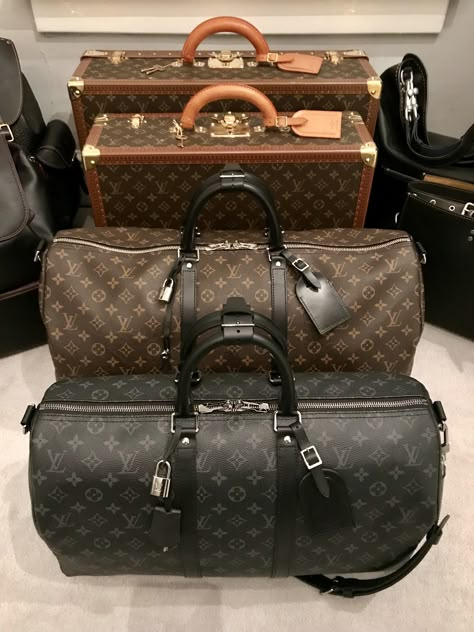 Louis Vuitton Travel Luggage, Louis Vuitton Duffle Bag, Louis Vuitton Travel, Bags Style, Luxury Purses, Fancy Bags, Louis Vuitton Men, Vuitton Bag, Suitcases