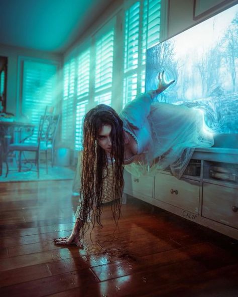 Halloween Photoshop Ideas, Halloween Photoshoot Scary, Horror Pose, The Ring Girl, Cosplay Photoshoot Ideas, Pearl Halloween, Halloween Shot Ideas, Fotos Halloween, Halloween Photoshoot Ideas