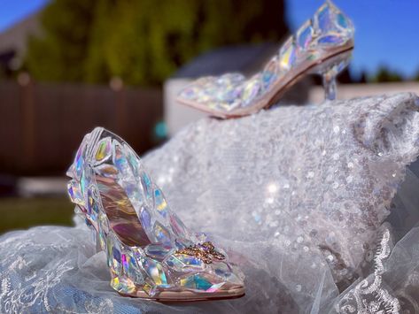 https://www.etsy.com/ca/listing/989806988/unique-wedding-shoes-fairytale?ref=shop_home_feat_1 Disney Heels, Drag Inspiration, Unique Wedding Shoes, Fantasy High, New Cinderella, Fairy Shoes, Christmas Disney, Glass Slippers, Princess Cosplay