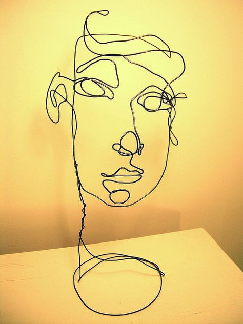 They use the wire to make the contour lines to outline the face. Travis Schmidt Sculpture Face, Sculpture Wire, Contour Line Drawing, Art Fil, Sculpture Lessons, Wire Art Sculpture, Art Wire, Sculpture Projects, Wire Drawing