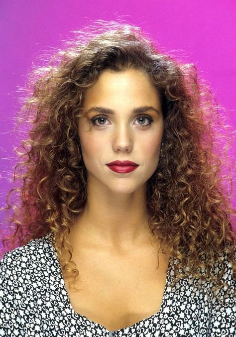 Jessie Spano, Elizabeth Berkley, Saved By The Bell, School Things, Vintage Makeup, Fashion Tv, Beauty Icons, Music Fashion, High Class