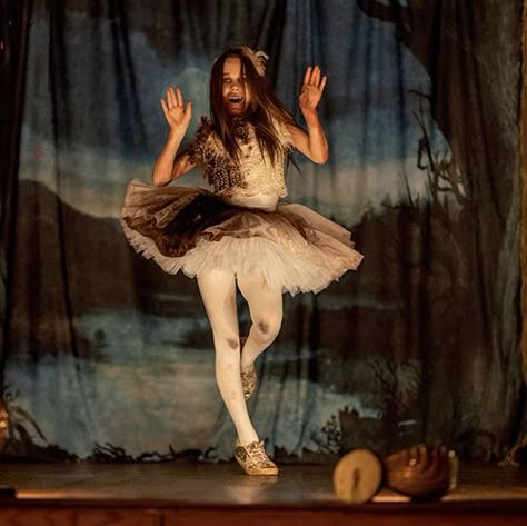 Alisha Weir, Young Ballerina, Film Cult, Movie Halloween Costume, Ballerina Costume, Vampire Movies, Dan Stevens, Movie Info, Film Horror