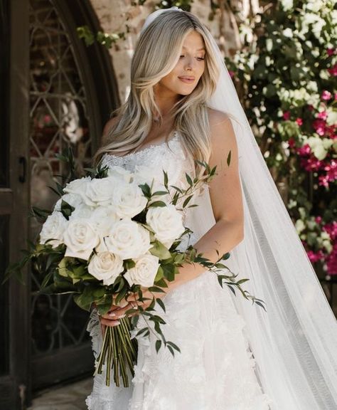 Bridal Bouquet Ideas White Roses, Big Bride Bouquet, White Roses Centerpieces Long Tables, Greens And White Wedding Flowers, White Roses Peonies Bouquet, Wedding Flowers Traditional, Simple Classic Wedding Bouquet, Bride Bouquets Modern, Timeless Bride Bouquet