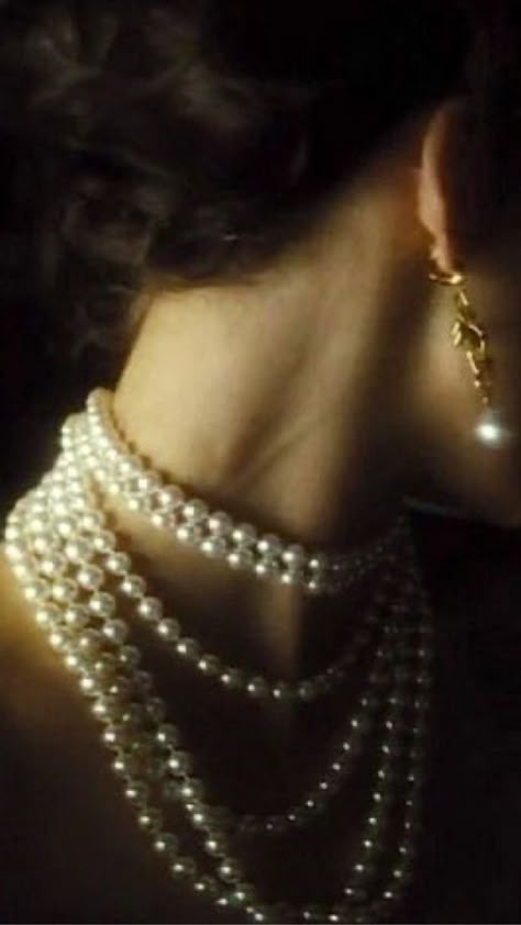 Maria Core Aesthetic, Victoria + Core + Aesthetic, Pearls Aesthetic, Victoria + Core, Royal Core, Pause Button, Most Paused Movie Scenes, The Pause, Anna Karenina