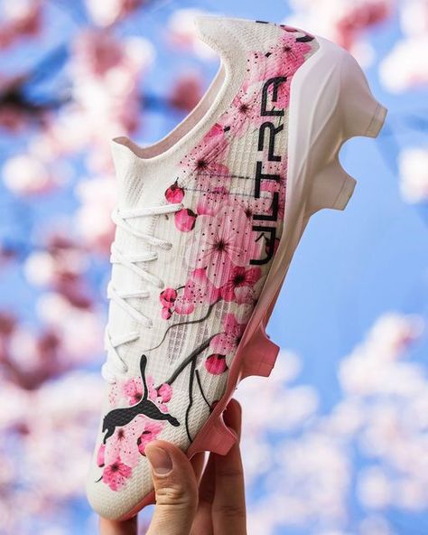 Unisportstore.com on Instagram: "The MOST eye-catching boot ever made 👀 What’s the name of this @unisport x @pumafootball football boot?🤷 HINT: 🌸 -- You can still buy the PUMA Ultra at Unisport NOW - via link in. bio! -- #pumafootball #ultra #unisportlife" Puma Ultra Football Boots, Puma Boots Football, Pink Football Boots, Puma Soccer Boots, Puma Cleats, Puma Football Boots, Puma Boots, Football Studs, Cracked Wallpaper