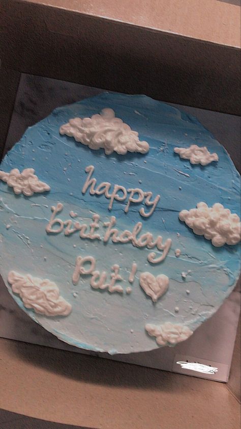 My birthday✨ Sky Theme Cake, Cloud Theme Cake, Butter Icing Cake Designs, Cloud Cakes, Sky Cake, Teachers Day Cake, Ocean Birthday Cakes, Icing Cake Design, Cake Designs For Kids