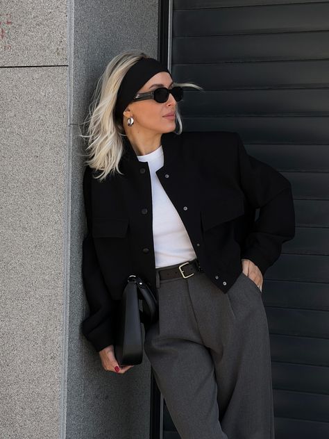 Street style City Exploring Outfit, Adrette Outfits, Corporate Outfits, Elegante Casual, Looks Street Style, Stylish Work Outfits, A Goddess, Interview Outfit, Mode Inspo