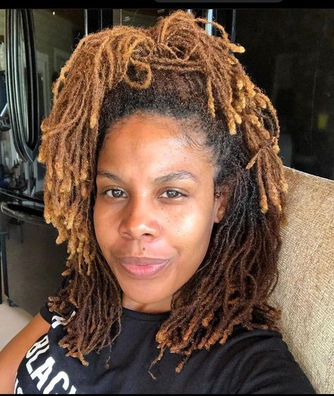 Locs Blonde Microlocs, Blonde Sisterlocks, Loc Dye, Lox Styles, Microlocs Inspiration, Loc Colors, Blonde Locs, Loc Appreciation, Headwrap Hairstyles