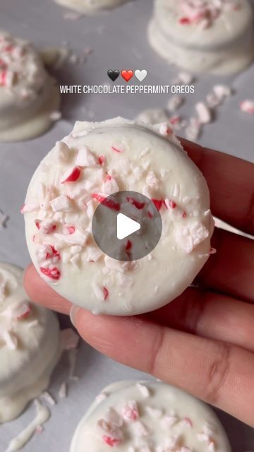 Zakia B. on Instagram: "White Chocolate Peppermint Oreos ❤️🖤🤍

Such an easy finger food to have at your christmas gathering/party! So quick and easy to make with only 3 ingredients!

What you’ll need:
* 1 pack vanilla candy coating or white chocolate candy melting bark , I used the kroger vanilla candy coating bar that is already in the melting tray! 14oz pack.
* 1 pack double stuffed oreos
* 1 bag of crushed peppermint candy canes

Pan Type: Baking sheet lined with parchment
Fork for dipping oreos.

1. Take your baking sheet and line with parchment paper and set aside.
2. Take your vanilla candy coating bar and melt in microwave according to instructions on packaging. I melted the bark for 1 minute then 15 second intervals until melted/smooth.
3. Open your pack of oreos and dip them one Candy Coated Oreos, Peppermint Oreos, Easy Finger Food, Double Stuffed Oreos, White Chocolate Oreos, Crushed Peppermint, White Chocolate Peppermint, White Chocolate Candy, Dipped Oreos