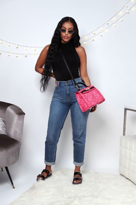 b7087c1f4f89e63af8d46f3b20271153 Movie Date Outfit, Cookout Outfit, Movie Date Outfits, Everyday Outfits Summer, Movie Date, Mom Jeans Outfit, Date Outfit, Brunch Outfit, Date Outfits