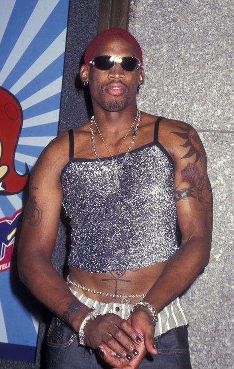 Dennis Rodman Outfit, Denis Rodman, Tie Up Shirt, Brittney Griner, Dennis Rodman, 90s Looks, Mtv Movie Awards, Movie Awards, Acid Wash Jeans