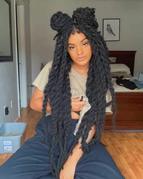 Jumbo Marley Braids, Marley Twists Jumbo, Jumbo Dreadlocks, Jumbo Styles, Huge Braids, Chunky Marley Twists, Marley Twists With Beads, Large Marley Twists, Boho Marley Twists