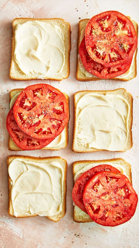 Tomato Sandwiches Recipes, Tomato And Mayo Sandwich, Tomato Mayo Sandwich, Toasted Tomato Sandwich, Tomato Sandwich Southern, Healthy Toasted Sandwich Recipes, Heirloom Tomato Sandwich, Cucumber Tomato Sandwich, Tomato Snack Ideas