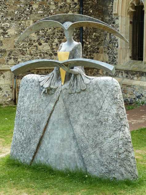 Philip Jackson sculptures at Chichester Cathedral Phillip Jackson Sculpture, Philip Jackson Sculpture, Philip Jackson, Chichester Cathedral, Africa Burn, Dressage Exercises, Christopher Jackson, Ephemeral Art, Dark Visions