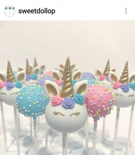 Unicorn cake pops #unicorncake Unicorn Birthday Party Cake, Unicorn Cake Pops, Pear And Almond Cake, Ideas For Parties, Unicorn Desserts, Unicorn Birthday Party Decorations, Unicorn Themed Birthday Party, Unicorn Birthday Cake, Unicorn Cupcakes