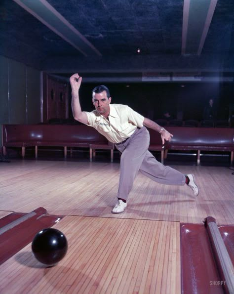 Vintage Bowling Aesthetic, Bowling Reference, Bowling Photoshoot, Bowling Photography, Bowling Fashion, Bowling Pictures, Bowling Vintage, Shorpy Historical Photos, Poster Art Vintage