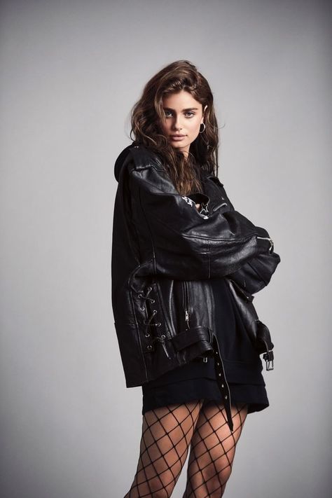 Jasmin Tookes, Taylor Hill Style, All Black Outfits For Women, New Year Look, Fragrance Campaign, Taylor Marie Hill, Taylor Hill, Couture Mode, All Black Outfit