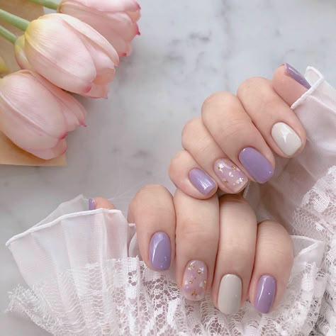 Shimmery Nail Designs, Purple Nails Korean, Purple Korean Nails, Lavender Color Nails, Picasso Nails, Lilac Nails Design, Nail Piercing, Minimal Nails Art, Korean Nail Art