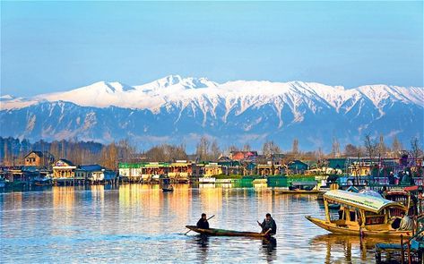 Family sojourn to Kashmir: Paradise on earth http://www.tripoto.com/trip/family-sojourn-to-kashmir-paradise-on-earth-226227  #Pictures #nature #travel #Paris #tripoto Kashmir Tour, Dal Lake, I Love India, India Tourism, Jammu Kashmir, Best Honeymoon Destinations, Kashmir India, Travel House, Travel India