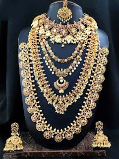 Golden Bridal Jewellery, Jwellery Trending 2022, Wedding Jewellery Set, Earrings Fancy, Wedding Jewelry Sets Bridal Jewellery, Traditional Indian Jewellery, Fancy Jewellery Designs, Traditional Jewellery, Lehenga Blouse