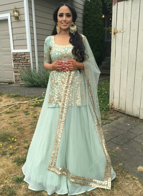 Beautiful Punjabi suit! #punjabisuit #lehenga #indianbridal #indianbride #fashion #style #punjabi #indian #punjabibride Indian Board, Lehenga Inspiration, Orang India, Indian Outfits Lehenga, Punjabi Outfits, Desi Wear, Gaun Fashion, Designer Anarkali, Kurti Design