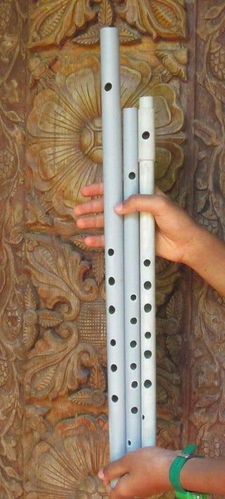 Diy Projects Using Pvc Pipe, Pvc Crafts, Native American Flute Music, Neat Crafts, Native Flute, Homemade Musical Instruments, Wooden Flute, Bamboo Flute, Flute Instrument