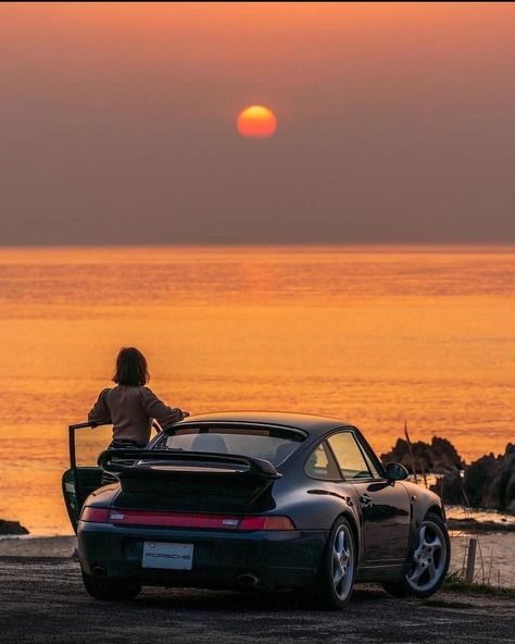 Porsche Girl, Classic Car Photography, Porsche 993, Porsche Models, Vintage Porsche, Vintage Vw, Porsche Carrera, Classic Porsche, Sunset Wallpaper