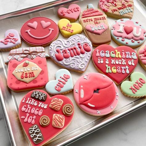 Heart Sugar Cookies Decorated, February Cookies, Vday Cookies, Cookies Board, Texas Cake, Flowers Cookies, Food Valentines, Valentines 2024, Valentines Cookie