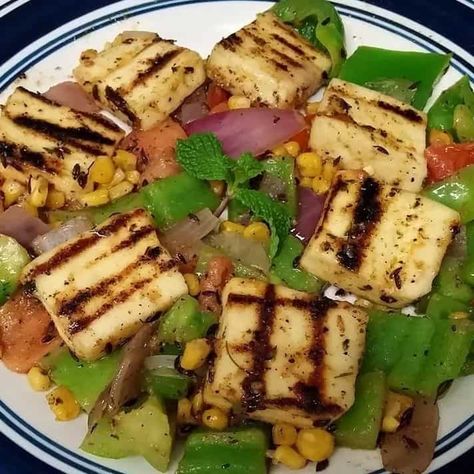 How to make Grilled Paneer With Sauteed & Crunchy Veggies Recipe Paneer Grill Recipe, Grilled Paneer, Crunchy Veggies, Onions And Tomatoes, Paneer Recipe, Paneer Recipes, Spice Mix, Sauteed Vegetables, Healthy Vegetarian