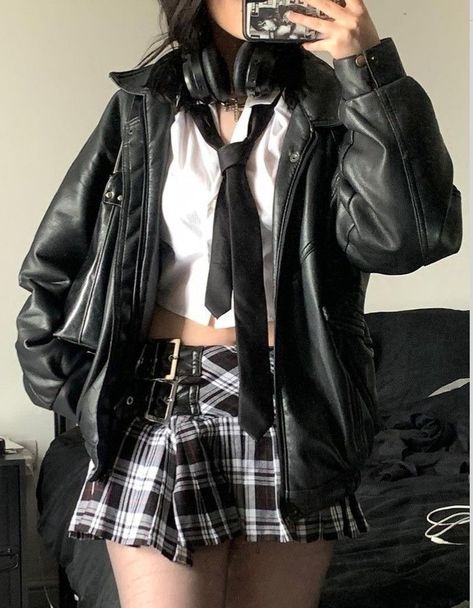 Spycore Outfits, Y2k Grunge Aesthetic Outfits, Cyberpunk Y2k Outfit, 2000s Clothing Style, Leather Jacket Punk Outfit, Mecha Clothes, Grunge Preppy Outfits, Cybergrunge Aesthetic Outfit, Y2k Tie Outfits