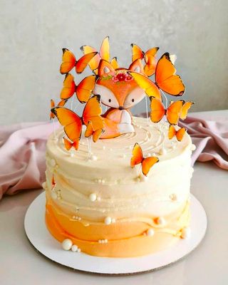 Instagram • Direct Fox Cakes, Fox Cake Toppers, 1st Bday Cake, Cake Designs For Kids, Fox Cake, Chocolate Bowl, Birthday Cakes For Women, Instagram Direct, Butterfly Cakes