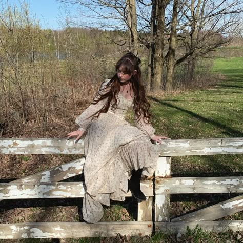 Prairie Aesthetic, Lgbtq Fashion, Ren Faire Costume, Gunne Sax Dress, Princess Aesthetic, November 3, Rustic White, Strong Hair, Girls Characters