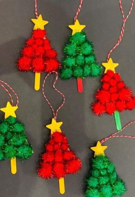 Pompom Christmas Tree, Christmas Tree At Home, Easy Christmas Tree, Christmas Decorations Ideas, Easy Christmas Ornaments, Preschool Christmas Crafts, Kids Christmas Ornaments, Homemade Christmas Decorations, Christmas Arts And Crafts