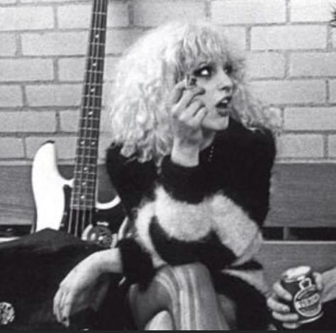 Nancy Spungen Style, Shoes Pic, Nancy Spungen, Sid And Nancy, 70s Punk, Sid Vicious, Girl Punk, Rockstar Gf, Courtney Love