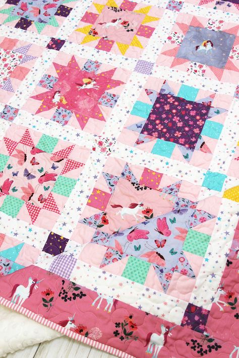 Uni the Unicorn – Twinkle Quilt – Riley Blake Designs Riley Blake Quilt Patterns, Riley Blake Quilt, Boho Baby Quilt, Unicorn Quilt, Unicorn Fabric, Unicorn Cross Stitch Pattern, Quilt Labels, Baby Unicorn, Cat Fabric