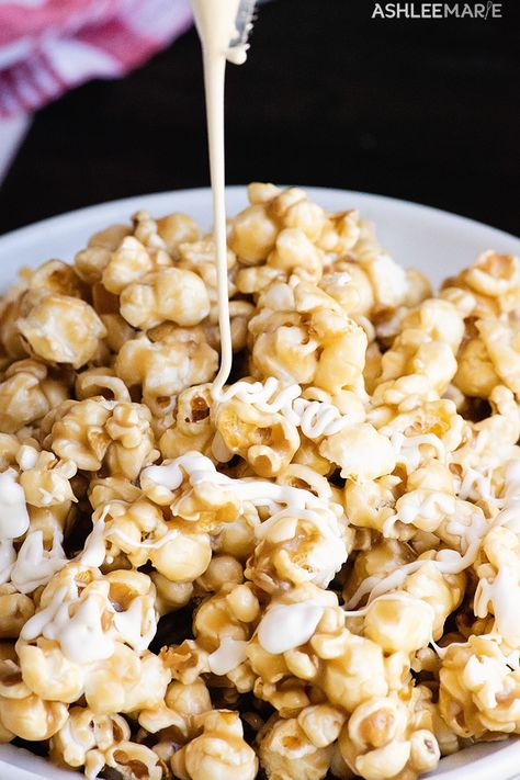 Butter Beer Popcorn, Butterbeer Popcorn, Harry Potter Popcorn, Harry Potter Snacks, Harry Potter Butter Beer, Butterbeer Recipe, Short Recipes, Parties Food, Popcorn Recipes Caramel