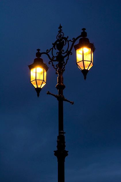 Ye olde gas street lamps Street Lamp Tattoo, Diy Floor Lamps, Lamps Living Room Ideas, Floor Lamps Living Room Ideas, Street Lamp Aesthetic, Street Lights At Night, Street Lamps Aesthetic, Street Lamp Painting, Streetlamp Painting