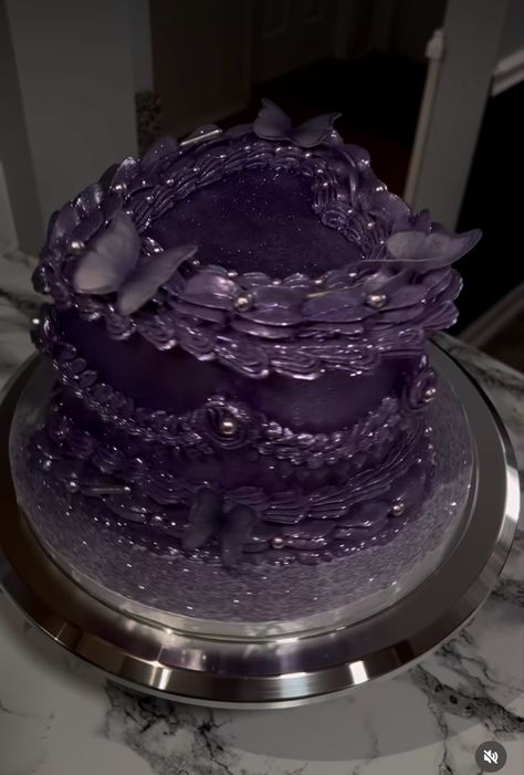 Euphoria Cakes Ideas, Euphoria Cake Design, Purple Glitter Cake Birthday, Purple Disco Birthday Cake, Euphoria Birthday Party Theme Cake, Dark Purple Cake Aesthetic, Sweet 16 Ideas Purple, Purple Disco Cake, Purple Birthday Theme Party Ideas