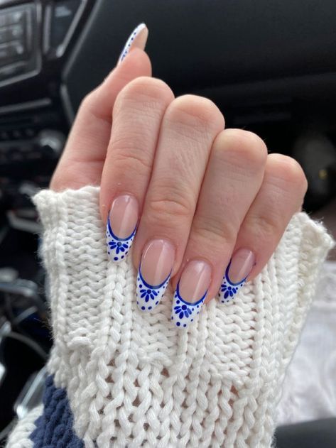 Coastal Nails Almond, Vacation Nails Blue And White, Coastal Granddaughter Nail Ideas, North Carolina Nails, White Fun Nails, Coastal Nails Aesthetic, Nails For Birth, Pastel Blue Nails Design, Nail Ideas Short Blue