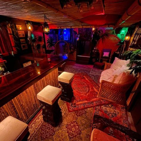 Basement Jam Room, 90s Basement Aesthetic, Retro Basement Bar, Funky Basement Ideas, Basement Vibes, Tornado Room, Retro Basement, American Room, Cozy Studio Apartment