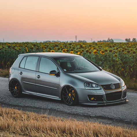 Golf 5 R32, Vw Golf Wallpaper, Golf Wallpaper, Mk5 R32, Golf 5 Gti, Mk5 Gti, Mk5 Golf, Vw R32, Golf 7 Gti