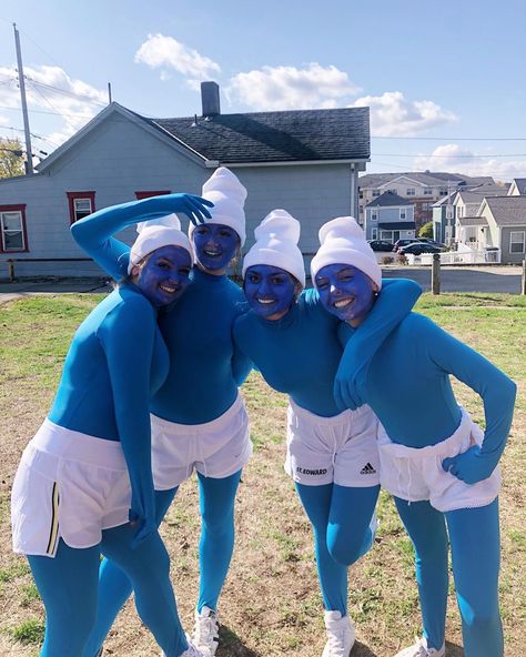 Halloween Costumes Smurf, Cute Smurf Costume, Smurf Costume Women, Papa Smurf Costume, Fantasia Smurf, Halloween Inspo 2024, Idee Halloween Costume, Smurf Halloween Costume, Smurfs Halloween Costume