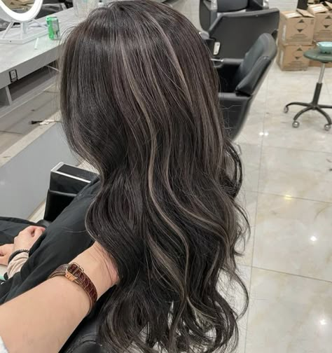 Brown Hair With Highlights Korean, Black Balayage Hair Blonde, Dark Ash With Highlights, Light Streaks In Black Hair, Brownish Black Hair With Highlights, Dyed Hair For Latinas, Babylights For Black Hair, Cool Tone Balayage On Dark Hair, Ash Hair Highlights For Dark Hair