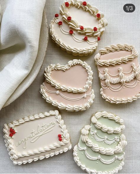 Cookie Decorated Cake, Vintage Decorated Cookies, Cakes Decorated With Cookies, Cute Cookies Decorated, Cookies For Birthday Party, Vintage Sugar Cookies, Fun Decorated Cookies, Cute Decorated Cookies, Cookie Designs Birthday