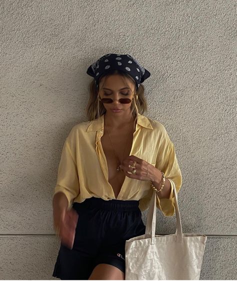 cr: @thenudefox on Instagram Summer Outfit Inspo Aesthetic 2023, Winery Outfit Spring, Greece Fits, Houseparty Outfits, Cabo Outfits, Winery Outfit, 2024 Lookbook, Thailand Outfit, Festival Fits