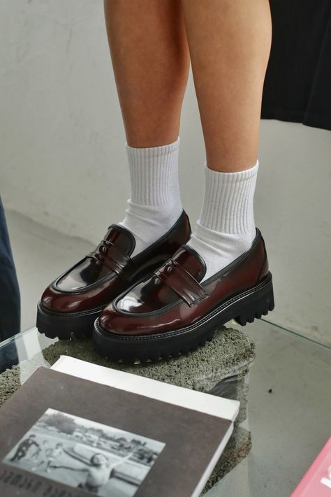 Maroon Loafers Outfit, Oxblood Loafers Outfit, Burgundy Loafers Outfit, Shoes Moodboard, Chunky Loafers Outfit, Loafers Outfits, Burgundy Loafers, Loafer Outfits, Socks And Loafers